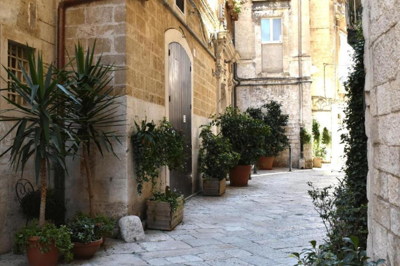La Follia Dell'Architetto Villa Bari Exteriör bild